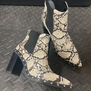 Snake pattern Studded Chelsea booties